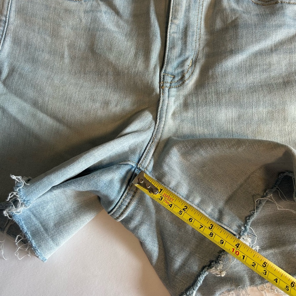 American Eagle curvy High-Rise shortie denim shorts light wash Size6 distressed - Picture 10 of 13